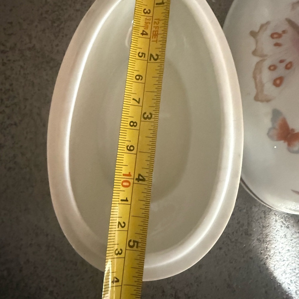Avon Fine Porcelain with Gold Accents - Picture 4 of 6